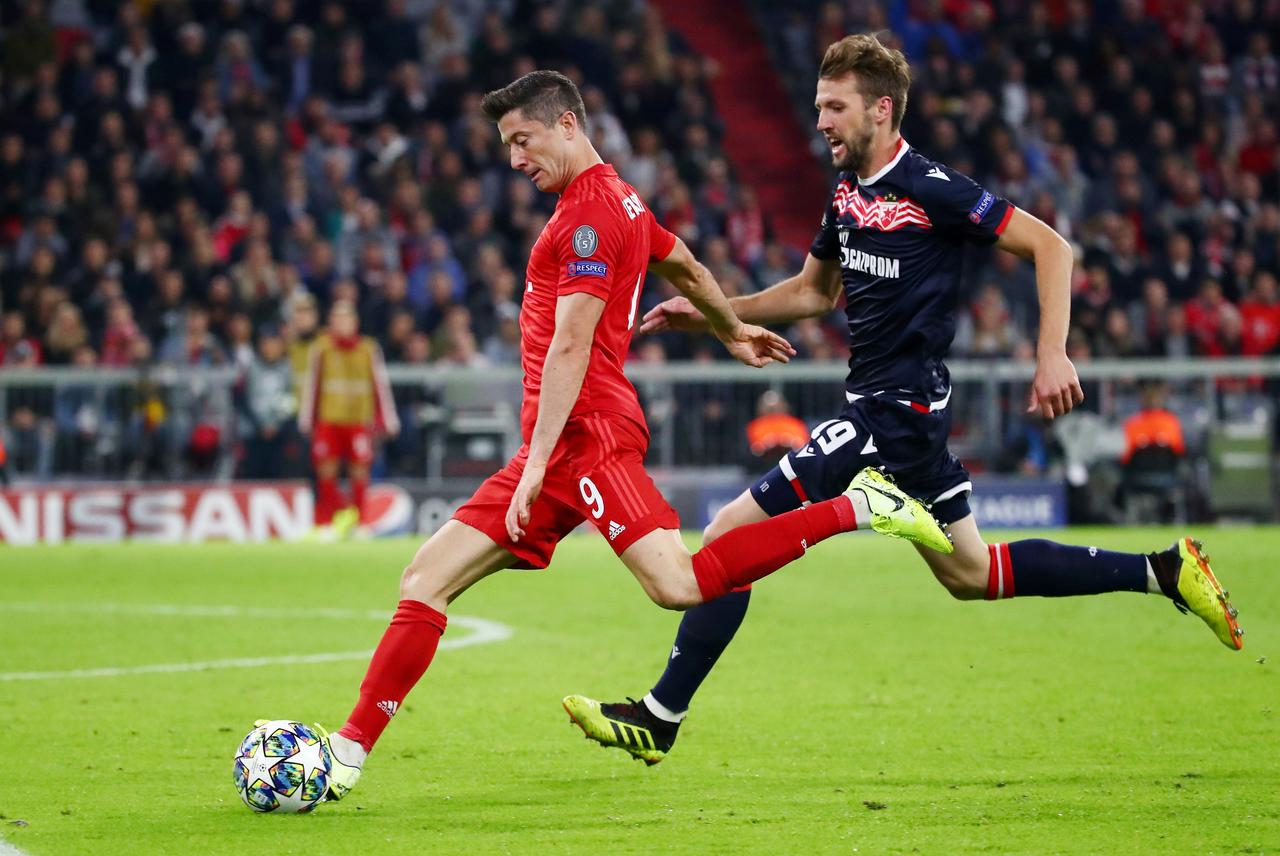 Црвена звезда бавария. Бавария - Црвена звезда - 3:0. Bayern Crvena zvezda. Бавария - Црвена звезда 2007. Бавария Мюнхен 3 звезды.