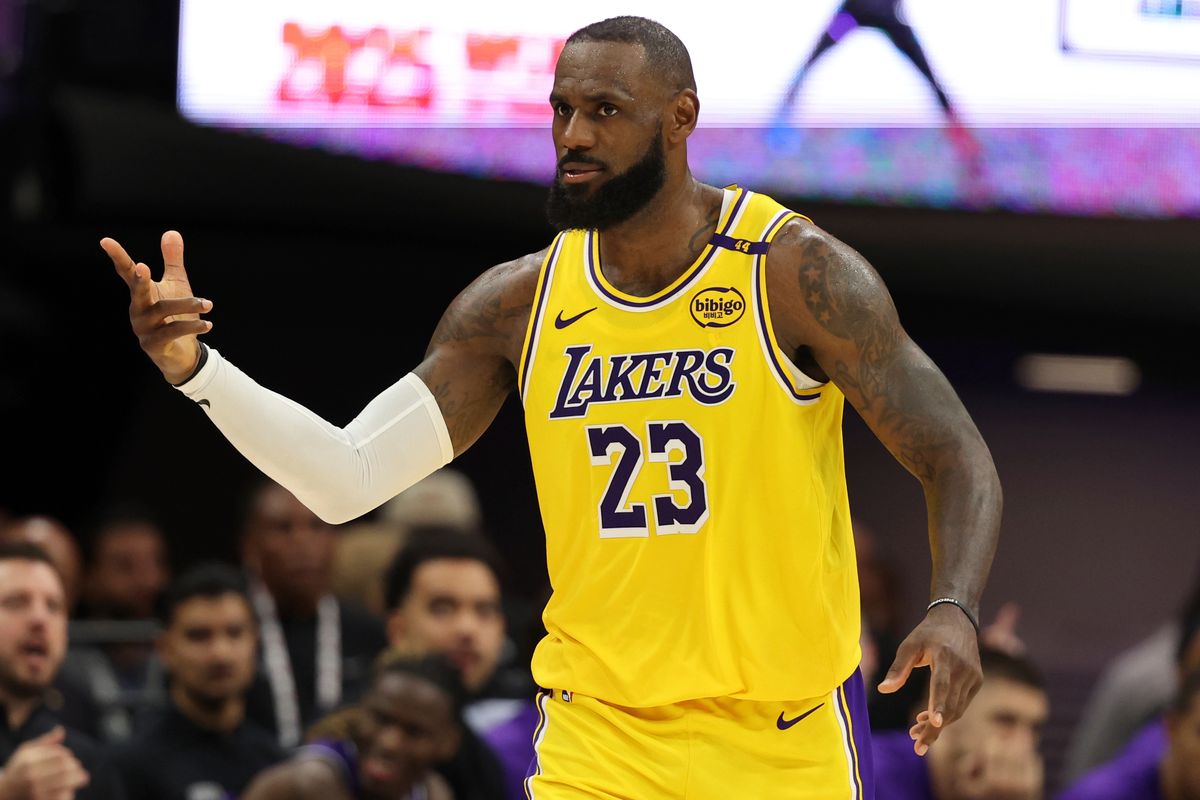 LeBron James breaks Kareem Abdul-Jabbar record for most playing minutes during NBA regular season