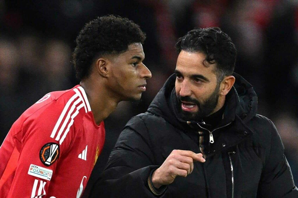 Ruben Amorim giving instructions to Marcus Rashford