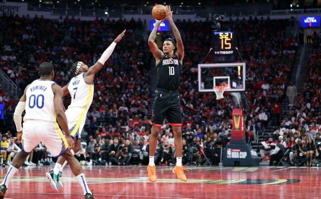 Houston's Jabari Smith Jr. shoots in the NBA Cup game against the Warriors