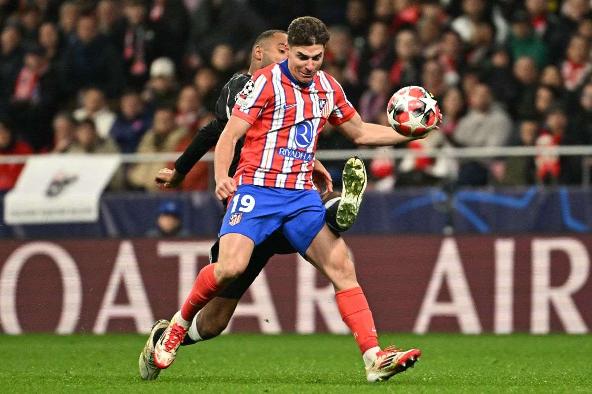 Julian Alvarez in the Champions League match against Bayer Leverkusen