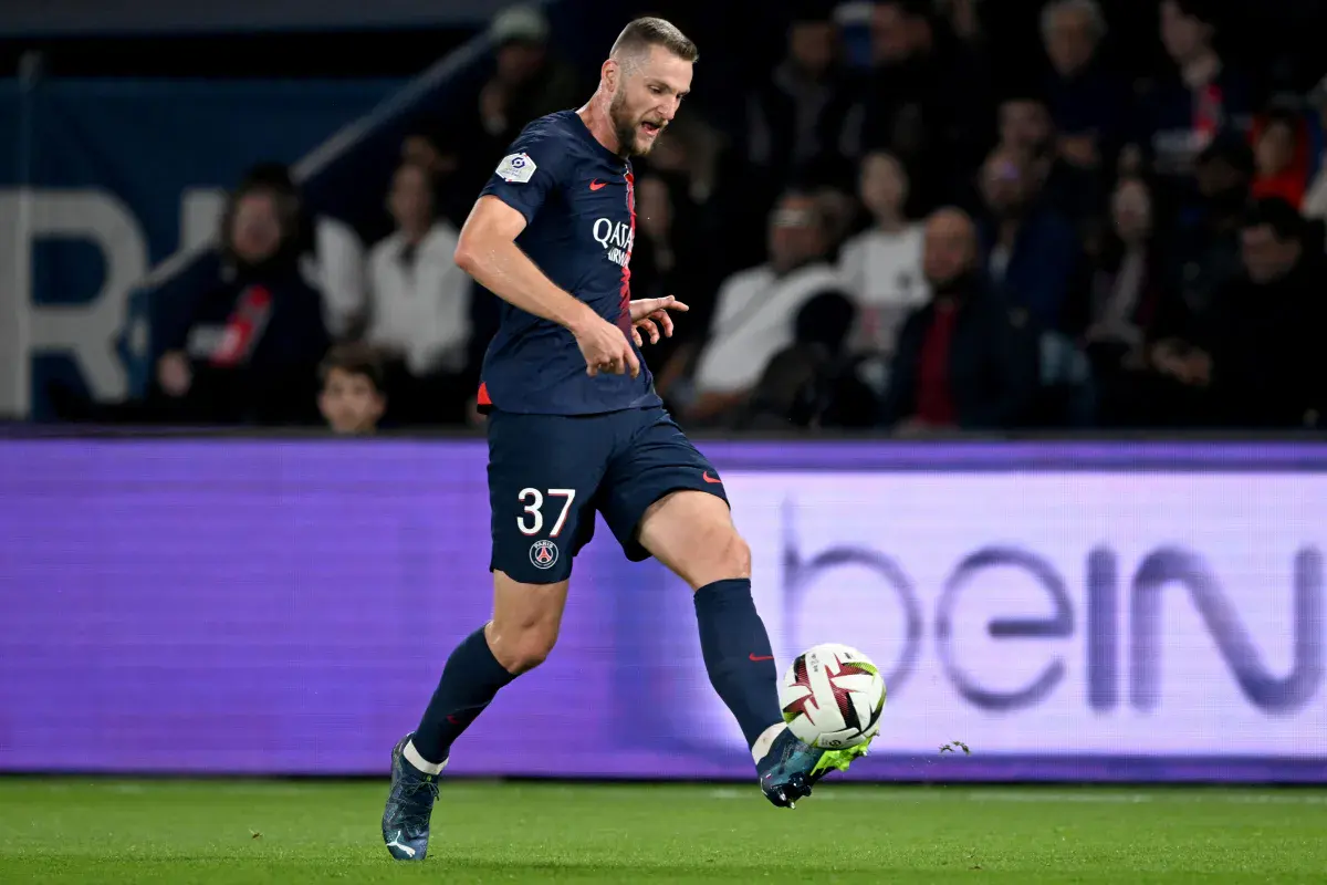 PSG defender Milan Skriniar controlling the ball