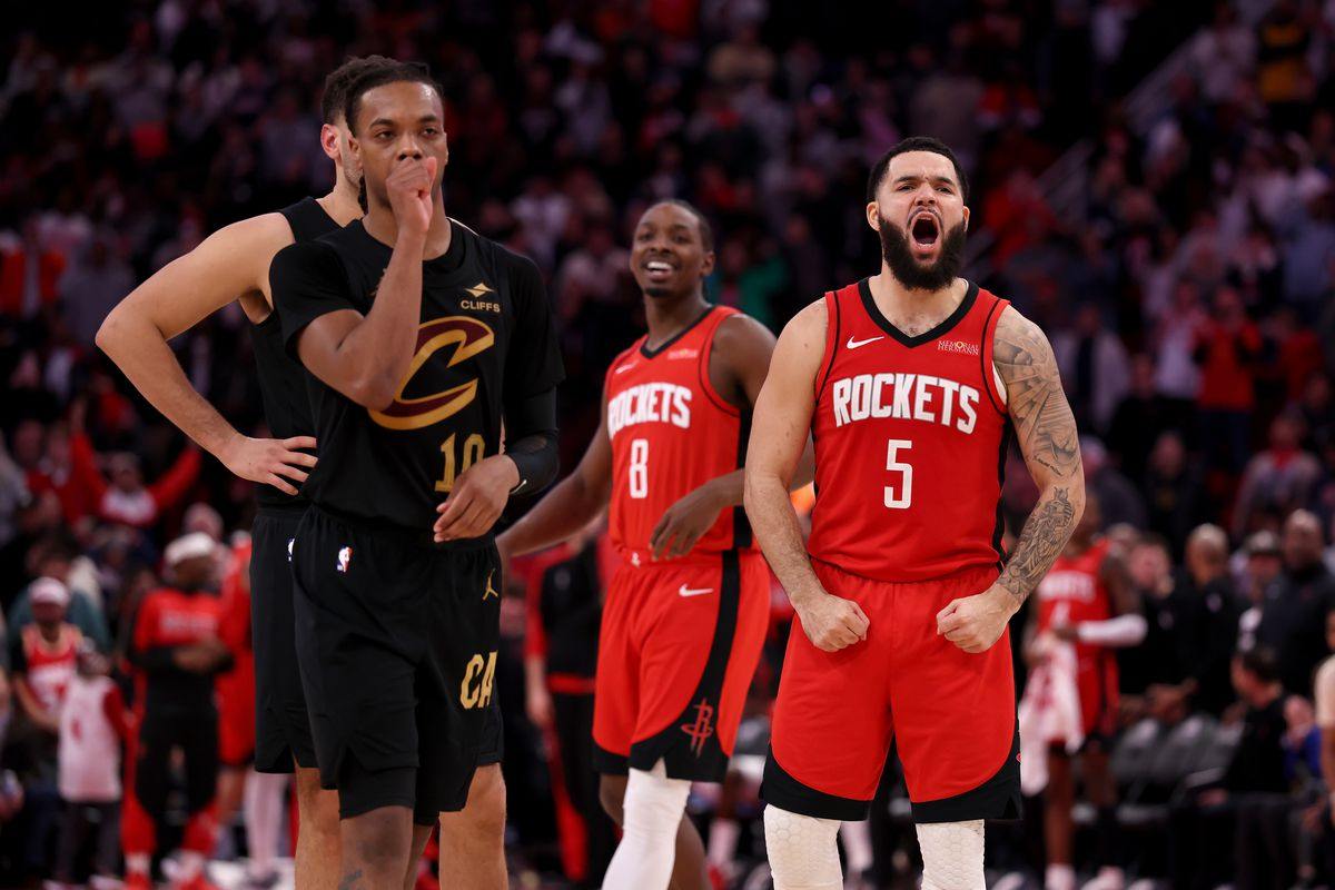 Fred VanVleet and Darius Garland during the Rockets-Cavaliers match-up