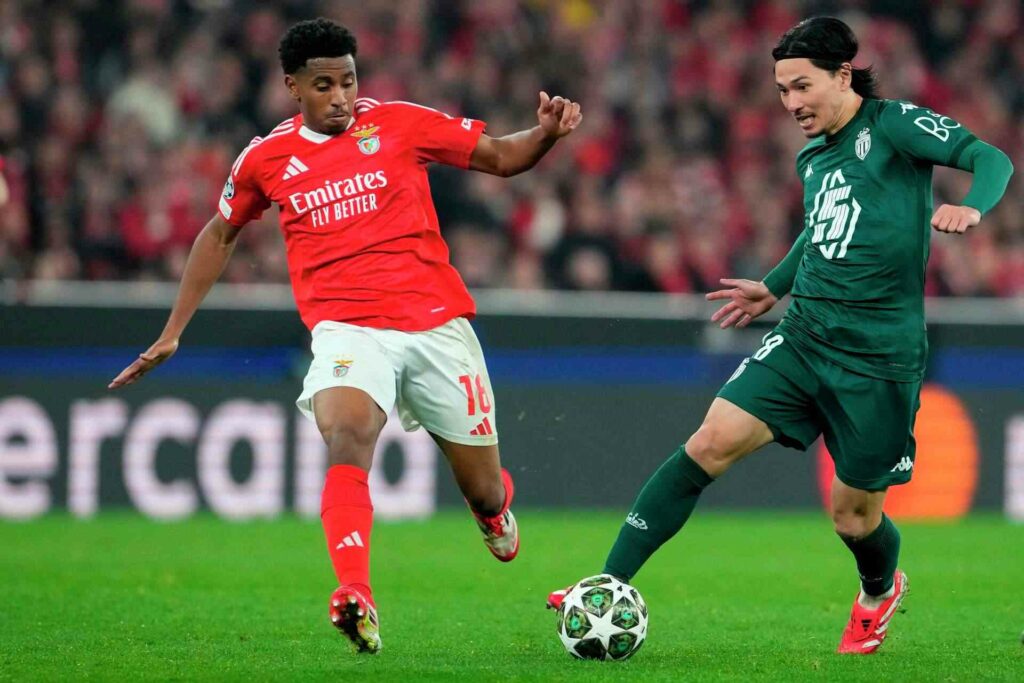 David Neres and Takumi Minamino during Benfica-Monaco game