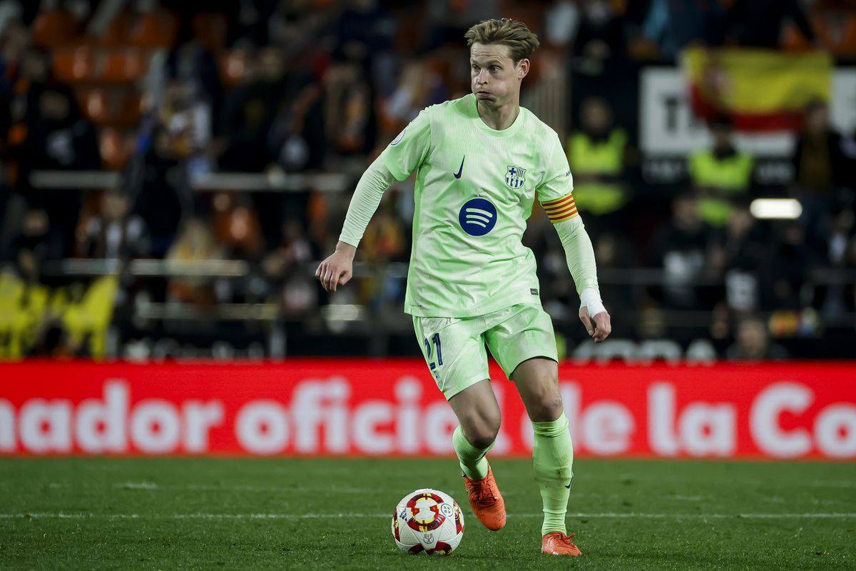 Barcelona's midfielder Frenkie de Jong