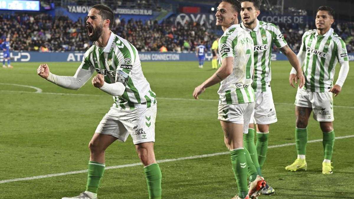 Isco celebrates after scoring against Getafe