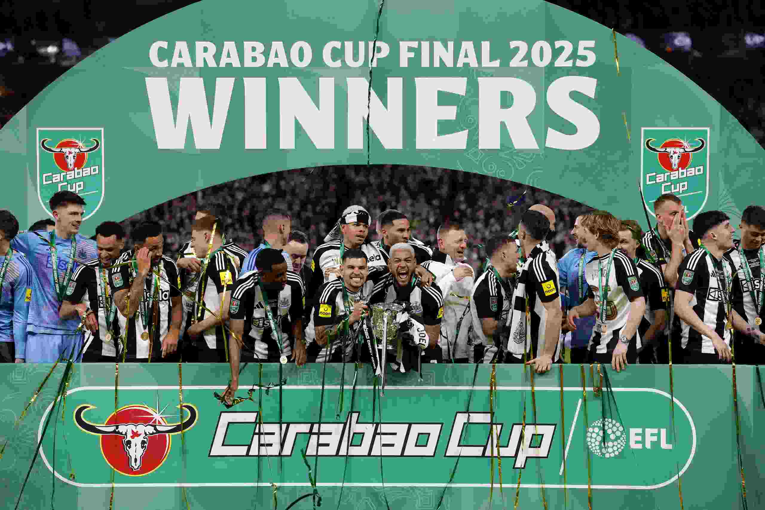 Newcastle celebrate with the Carabao Cup trophy